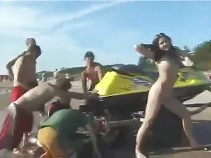 ფრინველი 2, მოყვრული ...