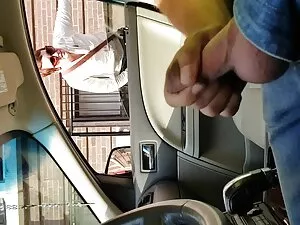 ნუშის ბანკი არის roo ...